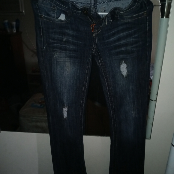 Clothes. - Picture 3 of 16